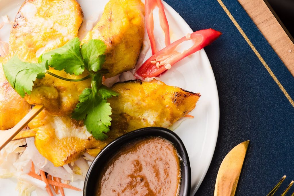 chicken satay with peanut sauce